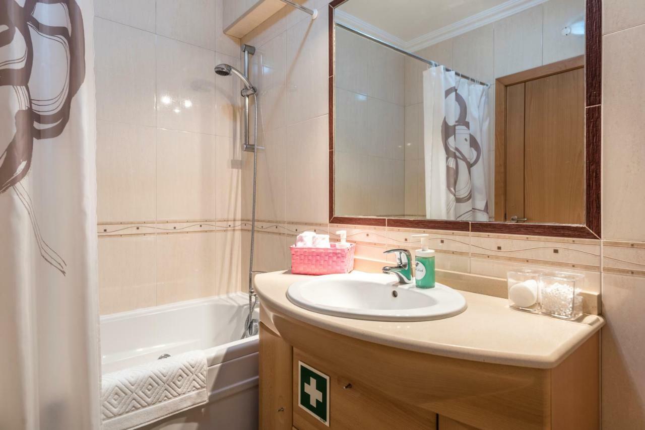 Apartamento Perto Praia, Com Piscina アルヴォル エクステリア 写真
